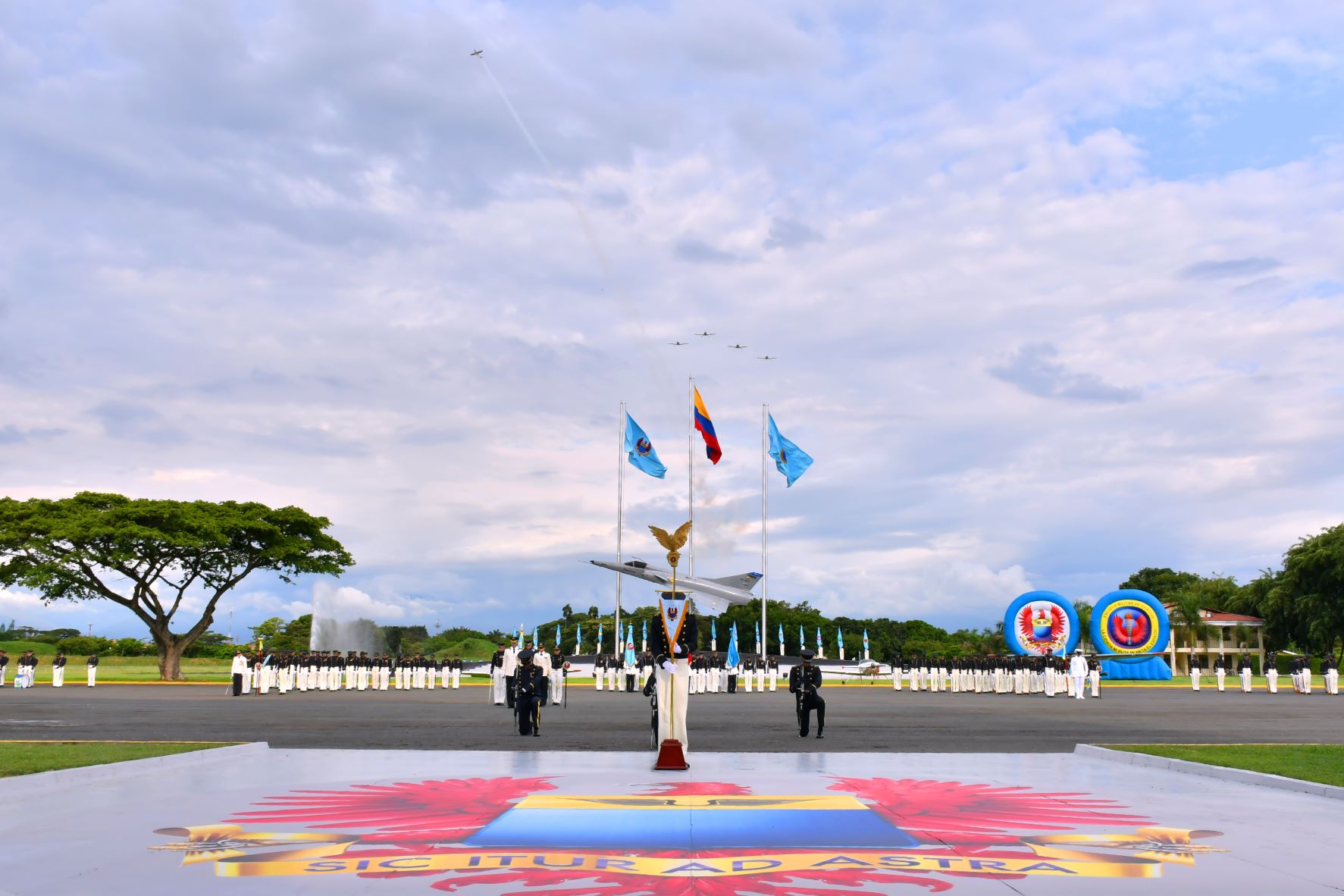 88 años de historia, formando los Oficiales de su Fuerza Aérea Colombiana 88 años de historia, formando los Oficiales de su Fuerza Aérea Colombiana